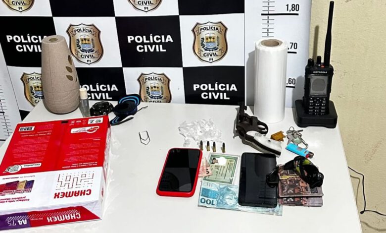 Polícia flagra dupla em posse de drogas e arma em Picos PORTAL