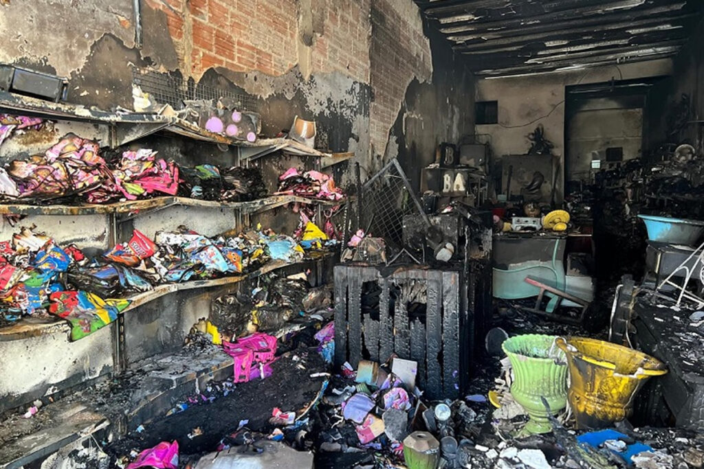 Incêndio em loja na Rua Santo Antônio em Picos - Foto: Cidade Verde