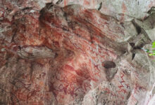 Painel rupestre gigante no Sítio arqueológico Arco do Covão. Município de Caxingó. Foto Allimagem